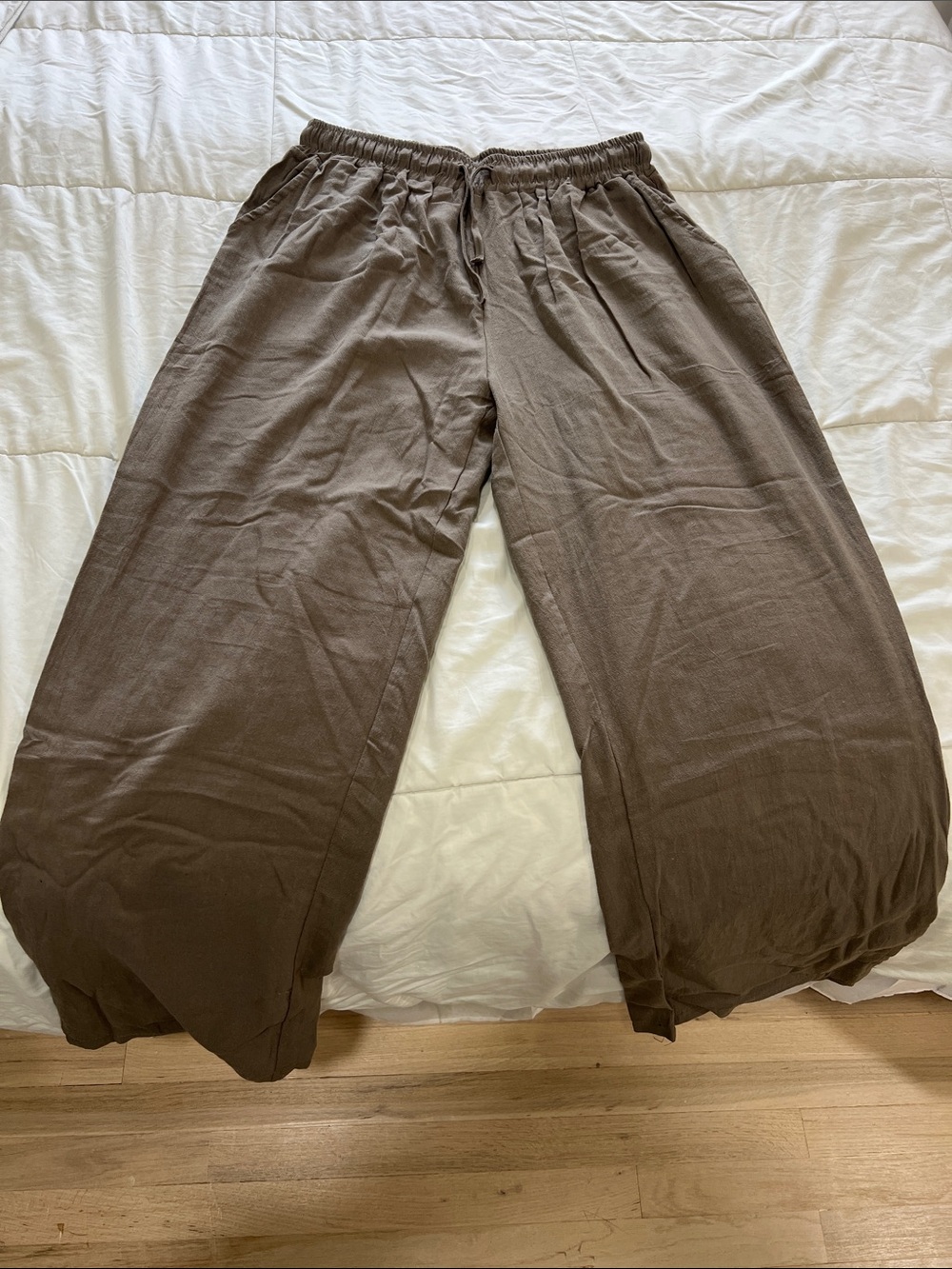Women’s Lightweight Wide Leg Drawstring Pants with Side Slits